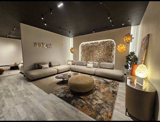 1,000M² SHOWROOM TO LET IN KRAMERVILLE